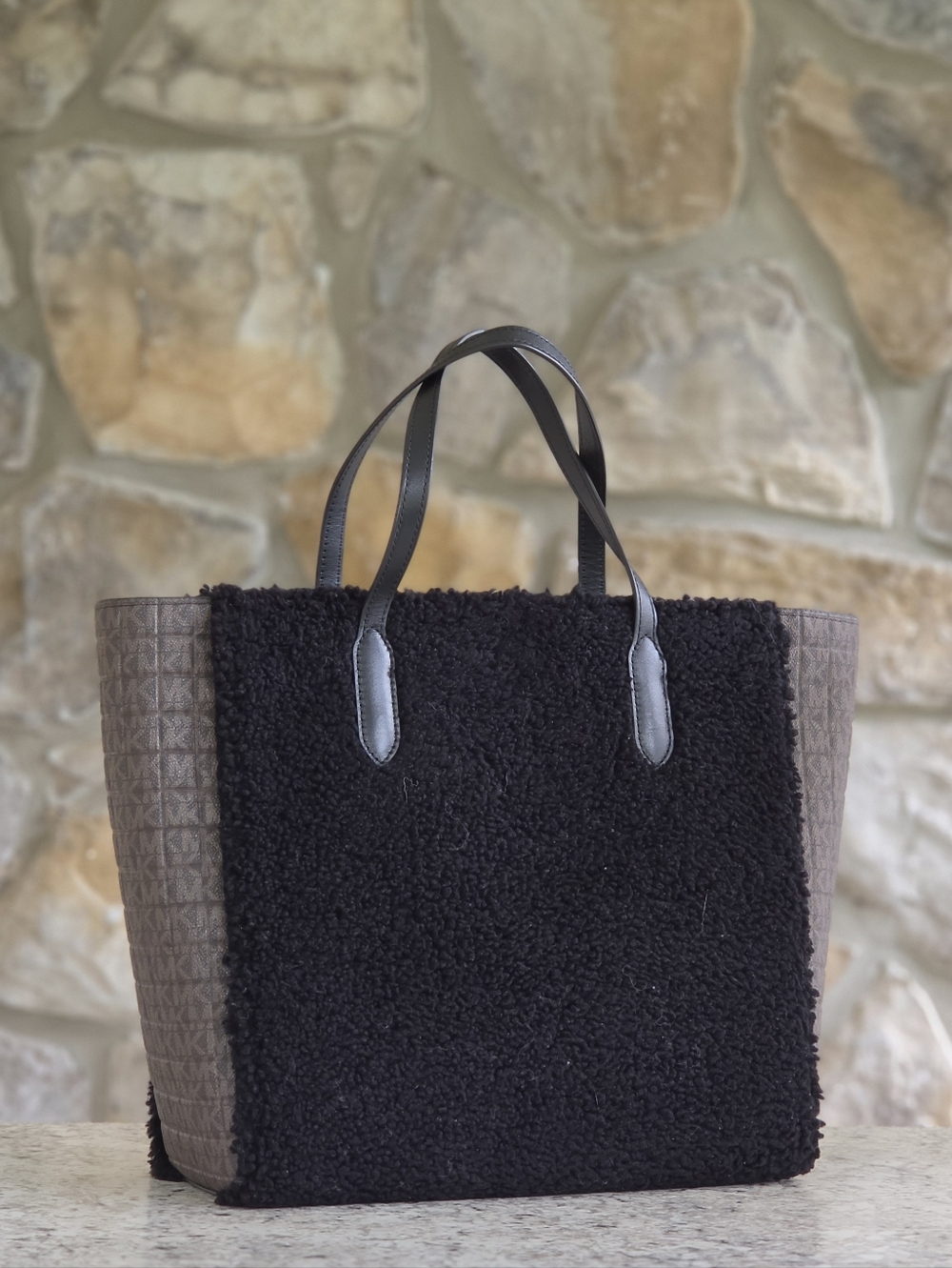 Michael Kors Sinclair Fur Logo Large Tote - Picture 3 of 9